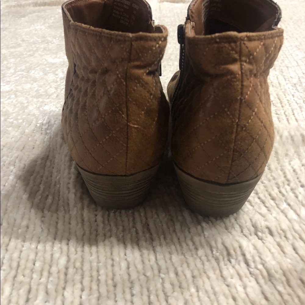 Shoes - Picture 3 of 3